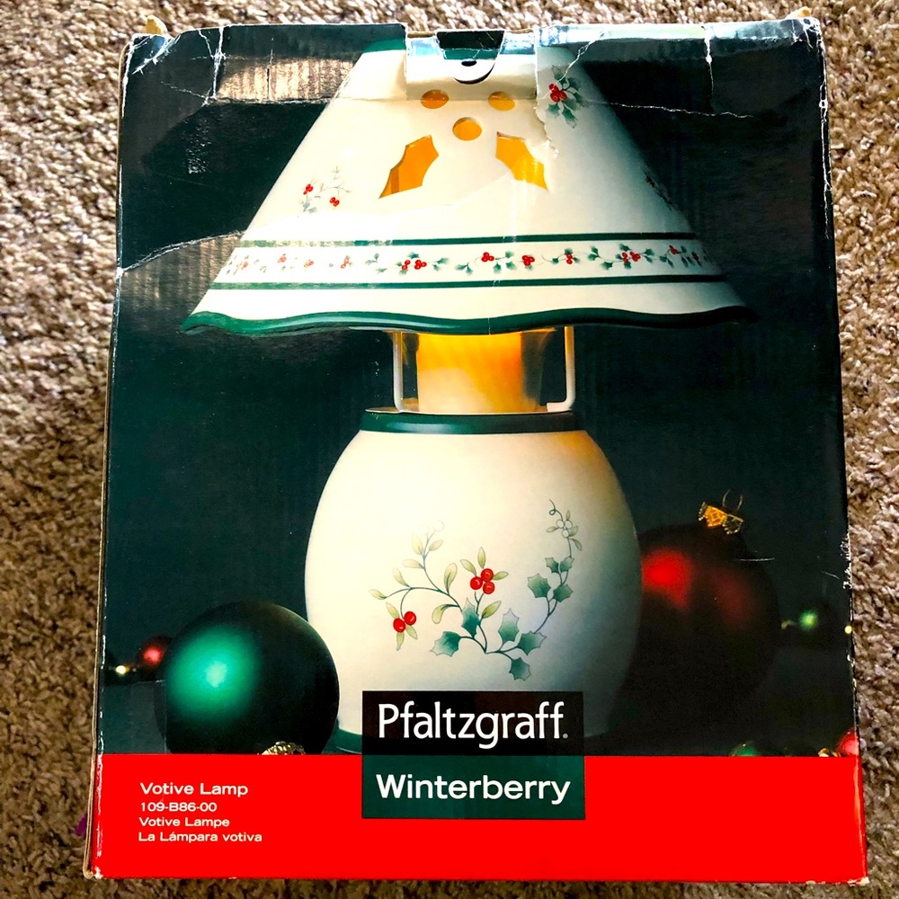 NEW in box Pfaltzgraff Winterberry votive lamp
